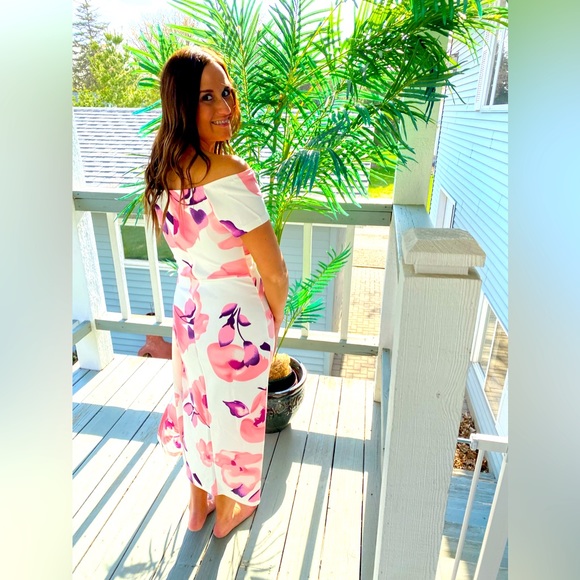 Maxi Dress / Pink Floral Maxi Floral Dress On or Off the Shoulder - Picture 4 of 4